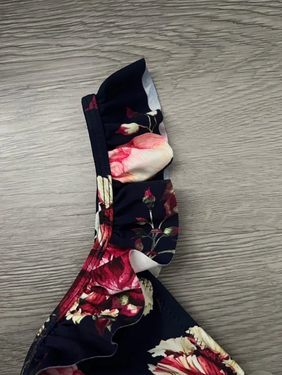 Cupshe Women's Ruffled OTS Floral Print Bikini Top, Navy Blue Size M - Picture 7 of 14